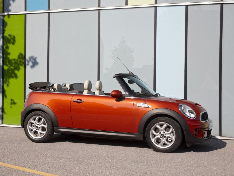  Mini Cooper S Cabrio 2010 года  (фото 4 из 13)